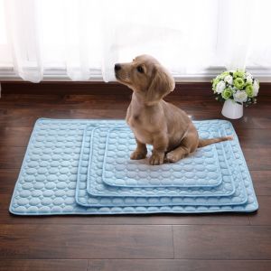 Cheap Chip לכלב Pet Dog Summer Cooling Mats Blanket Ice Cats Bed Mats For Dog Sofa Portable Tour Camping Yoga Sleeping Massage Pet Accessories